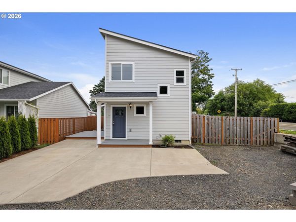 1394 10TH AVE, Seaside, OR 97138