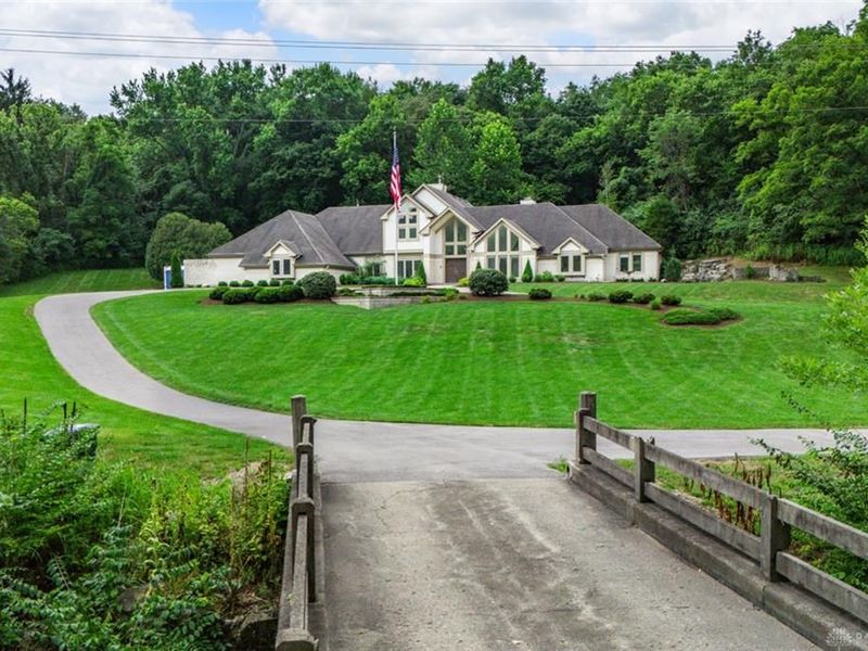 2614 E Centerville Station Road, Washington Township, OH 45459 Photo 2