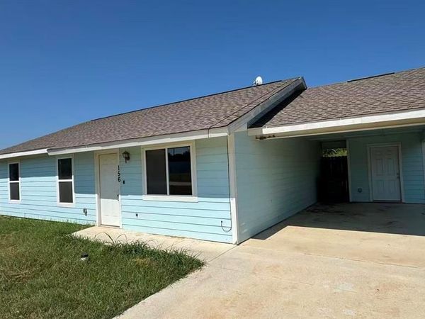 156 Bridlewood Lane, Runaway Bay, TX 76426