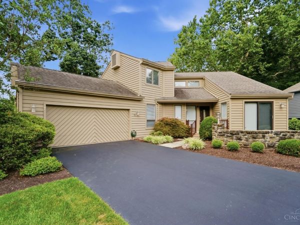 15 Falling Brook Lane, Blue Ash, OH 45241