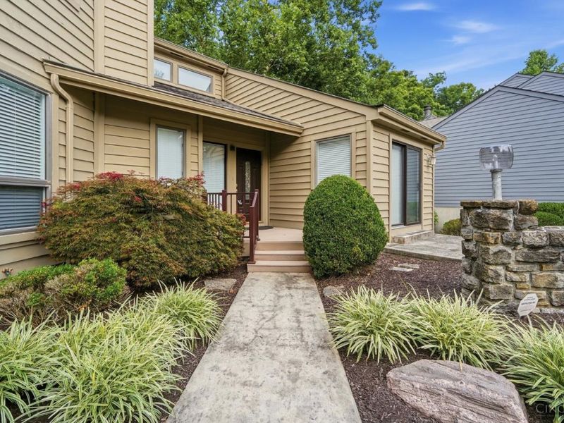 15 Falling Brook Lane, Blue Ash, OH 45241 Photo 2