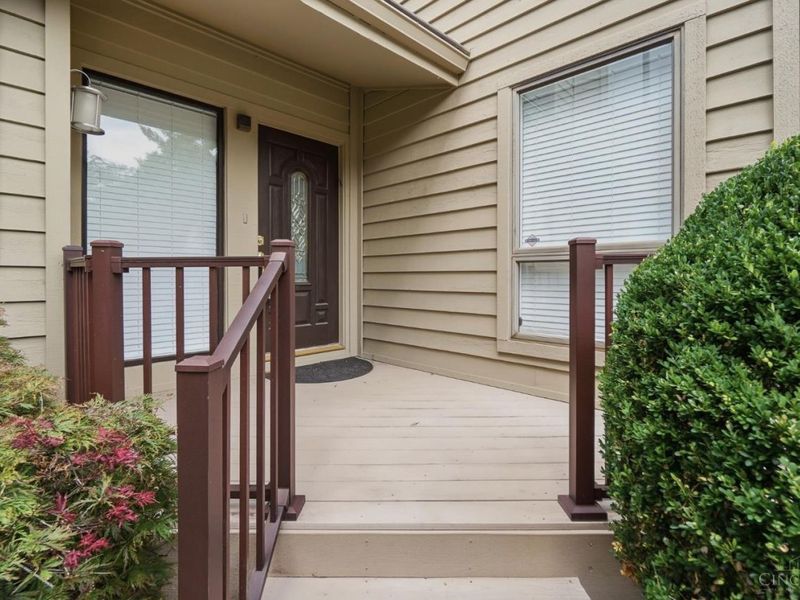 15 Falling Brook Lane, Blue Ash, OH 45241 Photo 4
