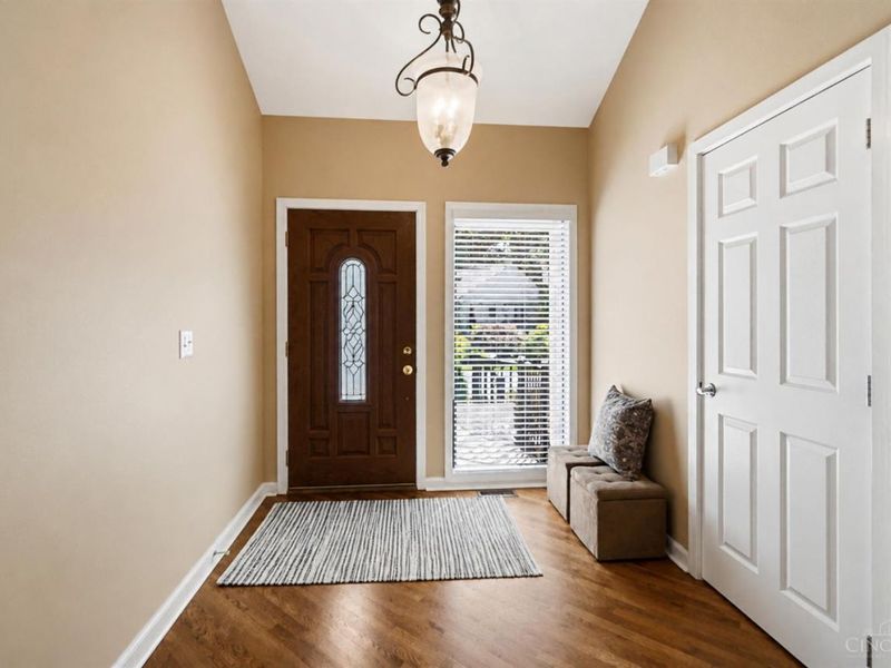 15 Falling Brook Lane, Blue Ash, OH 45241 Photo 5