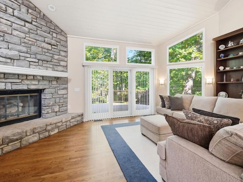 15 Falling Brook Lane, Blue Ash, OH 45241 Photo 6