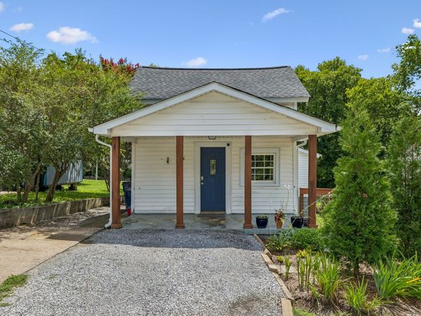 2005 Crestview Dr , Columbia, TN 38401