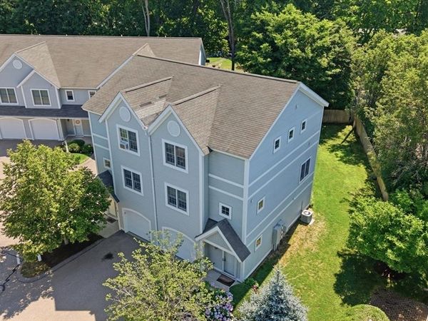 140 Commonwealth Ave, Unit 7, North Attleboro, MA 02760