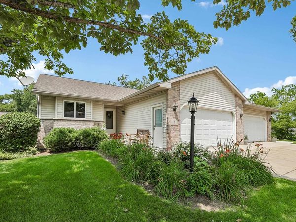 3 Fairview Trail, Waunakee, WI 53597