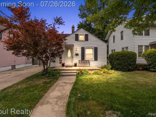 35620 Chestnut Street, Wayne, MI 48184