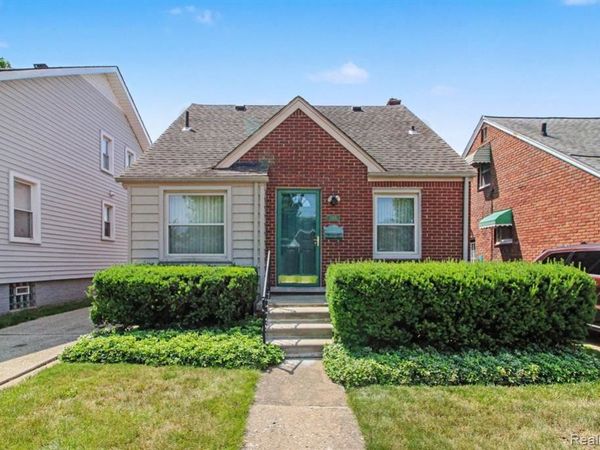 1395 Mayflower Avenue, Lincoln Park, MI 48146
