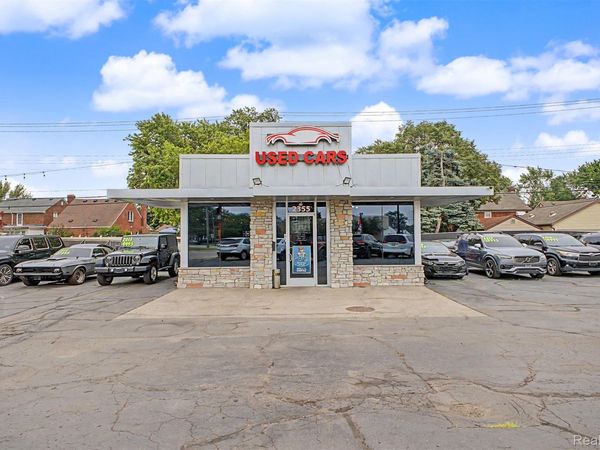 2355 Fort Street, Wyandotte, Mi 48192