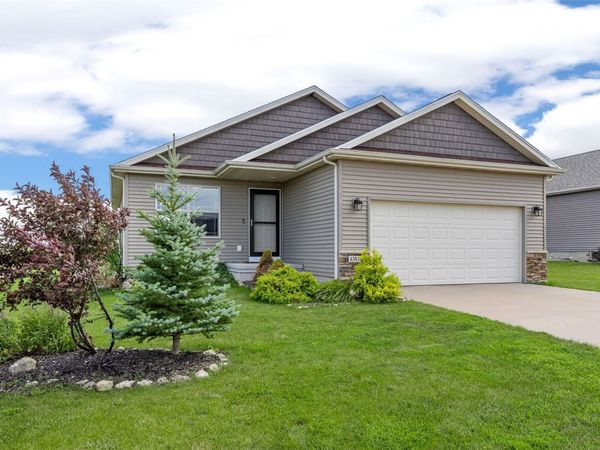 6303 Deer Stone Drive SW, Cedar Rapids, IA 52404