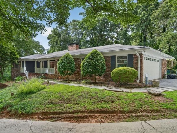 5274 Powers Ferry Road NW, Sandy Springs, GA 30327