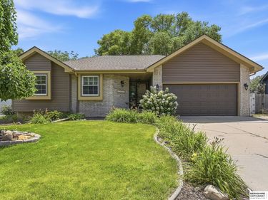 14917 H Street, Omaha, NE 68137