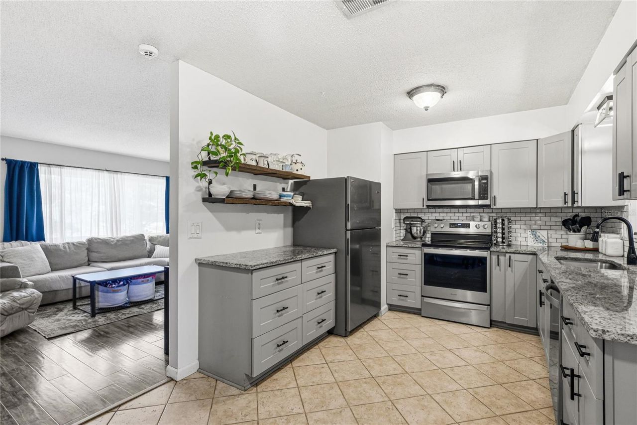 6412 2nd Avenue W, Bradenton, FL 34209 Photo