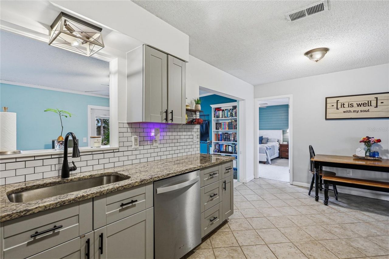 6412 2nd Avenue W, Bradenton, FL 34209 Photo