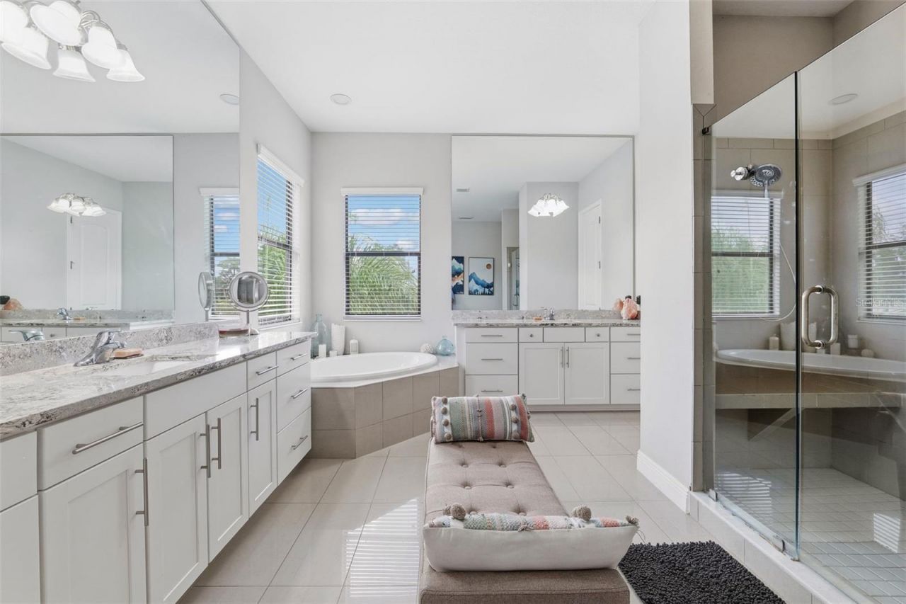 5167 Lakecastle Drive, Tampa, FL 33624 Photo