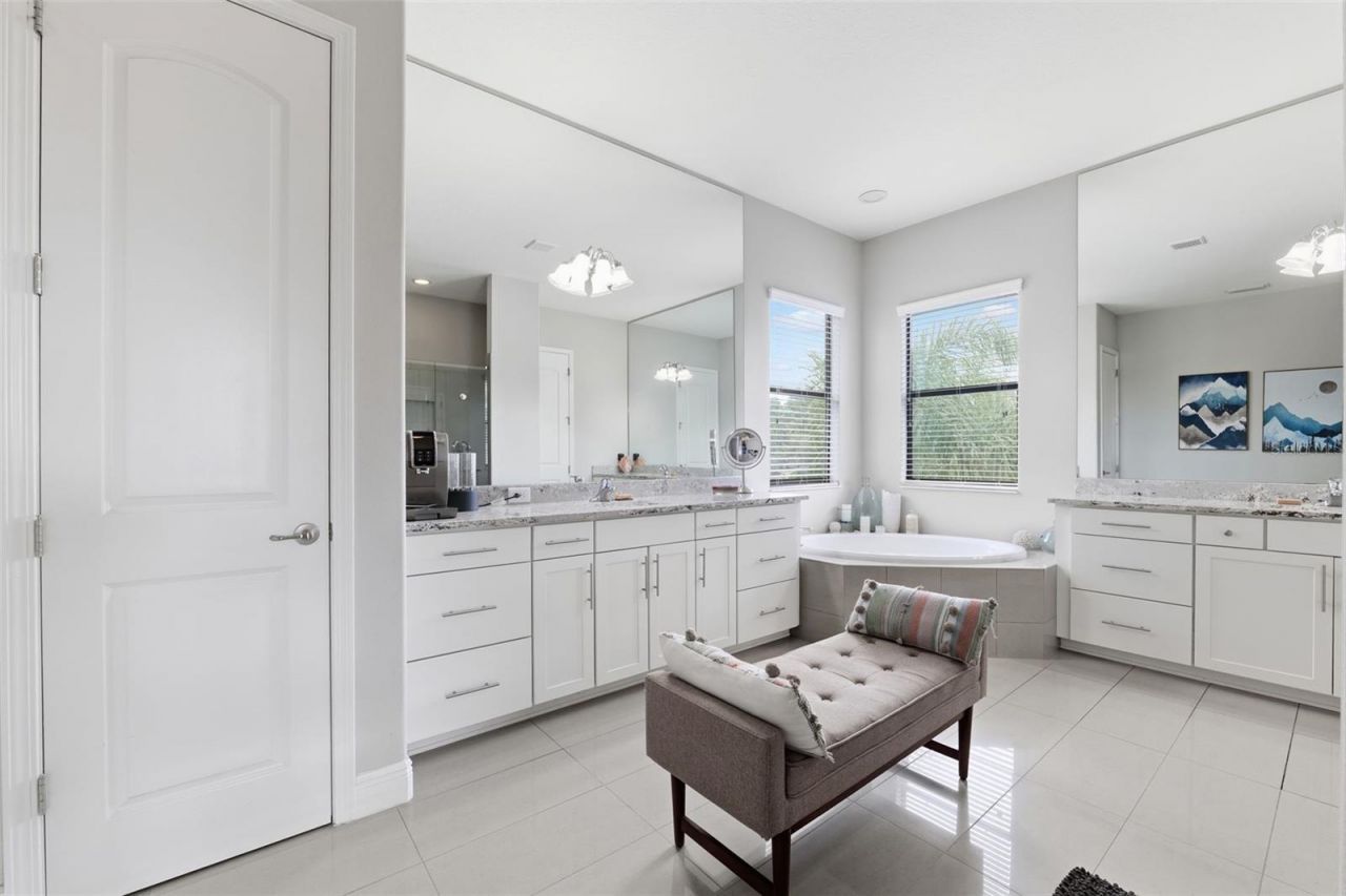 5167 Lakecastle Drive, Tampa, FL 33624 Photo