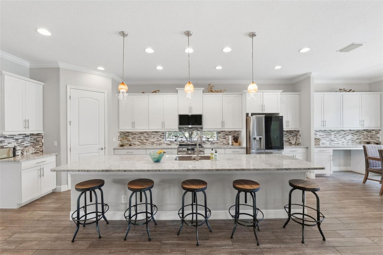 5167 Lakecastle Drive, Tampa, FL 33624 Photo