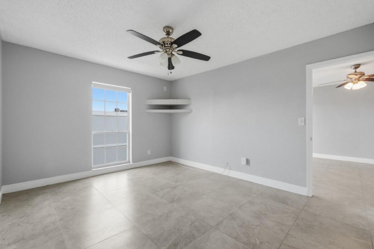 7980 N French Drive, Unit 3-305, Pembroke Pines, FL 33024 Photo