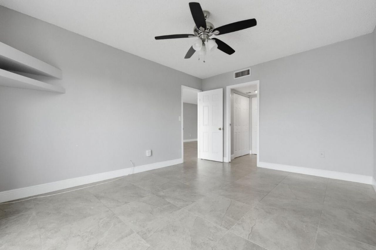 7980 N French Drive, Unit 3-305, Pembroke Pines, FL 33024 Photo
