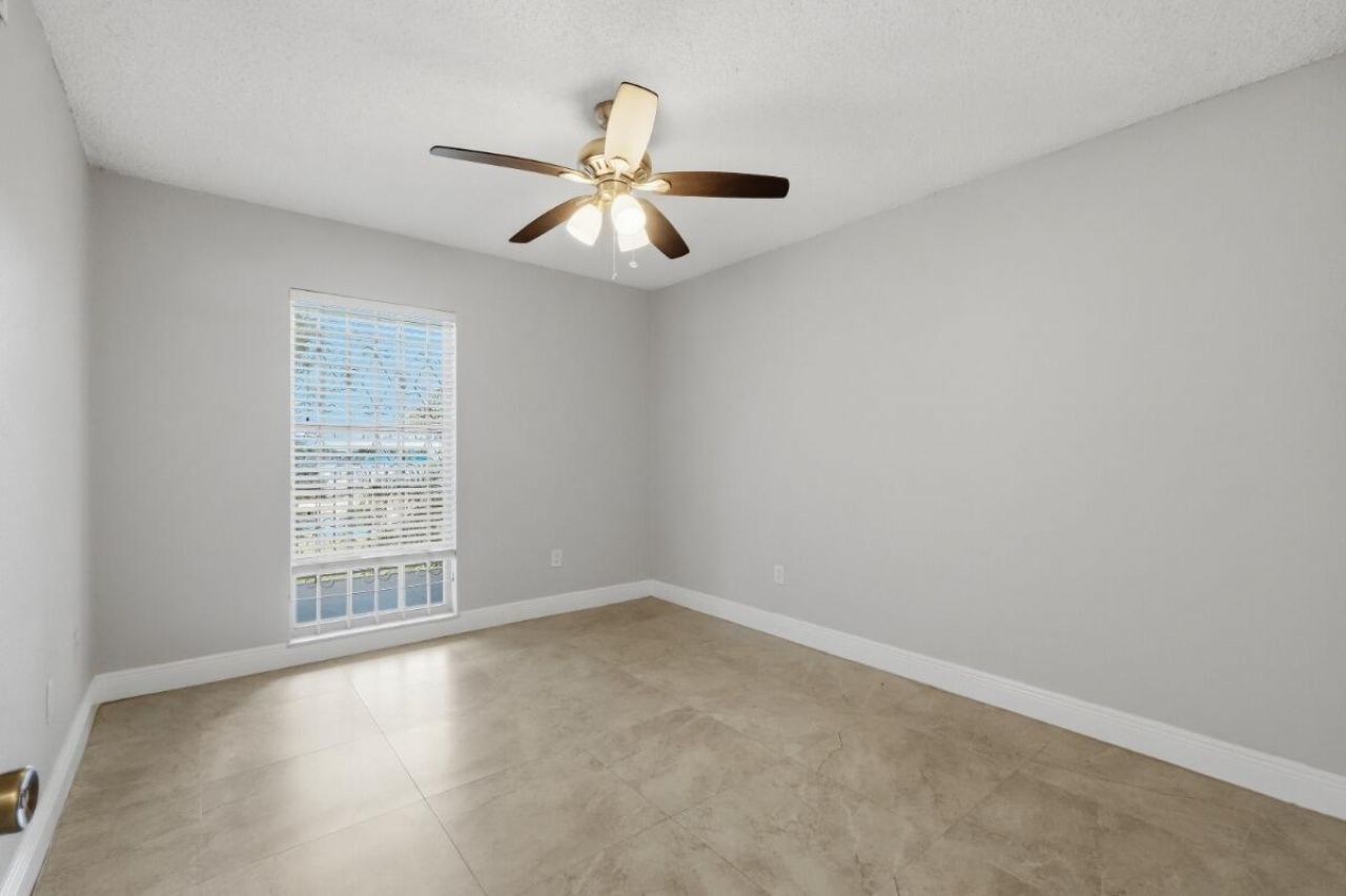 7980 N French Drive, Unit 3-305, Pembroke Pines, FL 33024 Photo