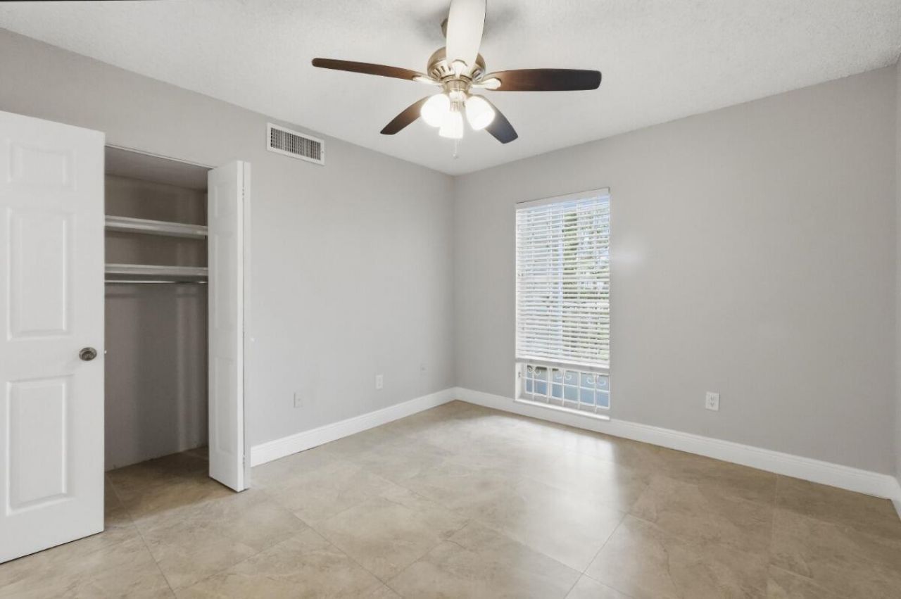7980 N French Drive, Unit 3-305, Pembroke Pines, FL 33024 Photo