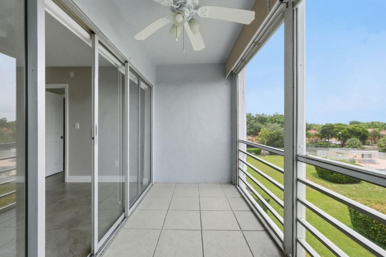 7980 N French Drive, Unit 3-305, Pembroke Pines, FL 33024 Photo
