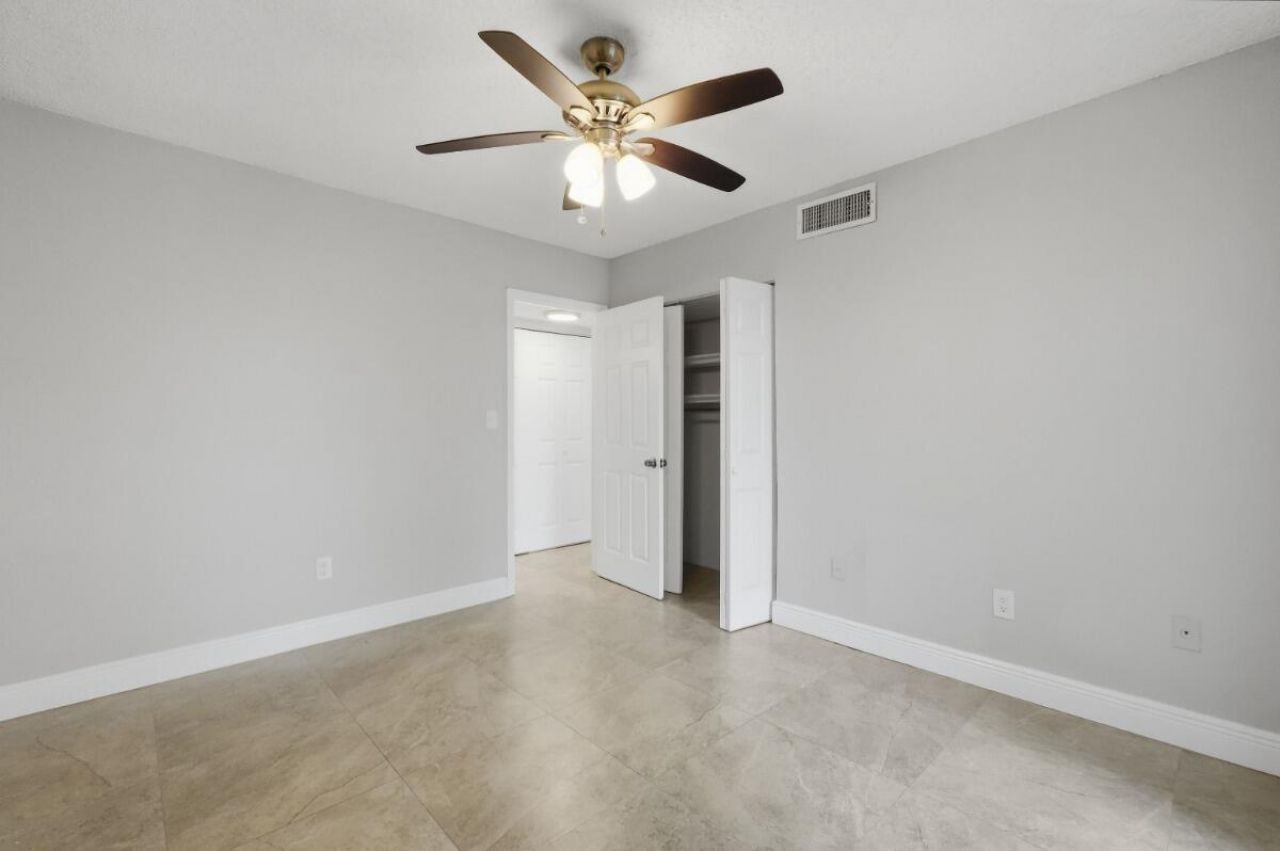 7980 N French Drive, Unit 3-305, Pembroke Pines, FL 33024 Photo