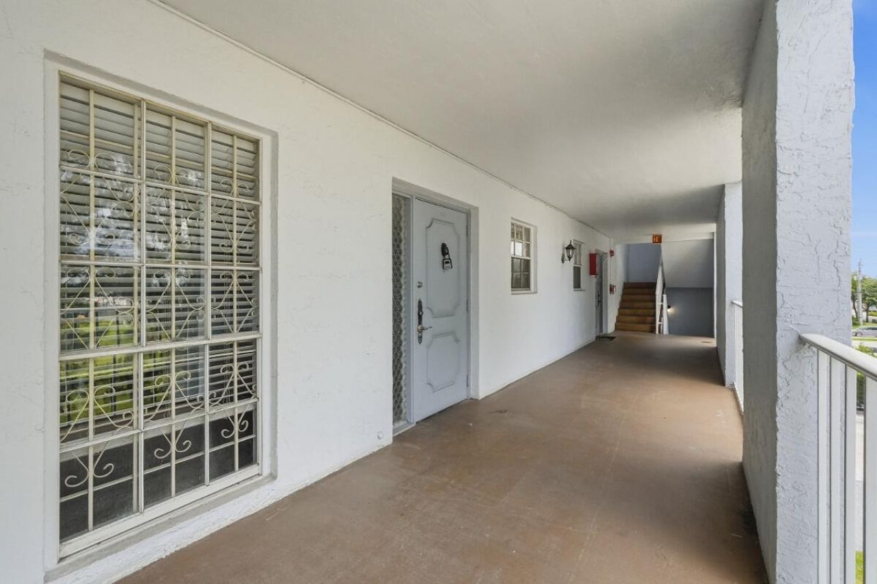7980 N French Drive, Unit 3-305, Pembroke Pines, FL 33024 Photo