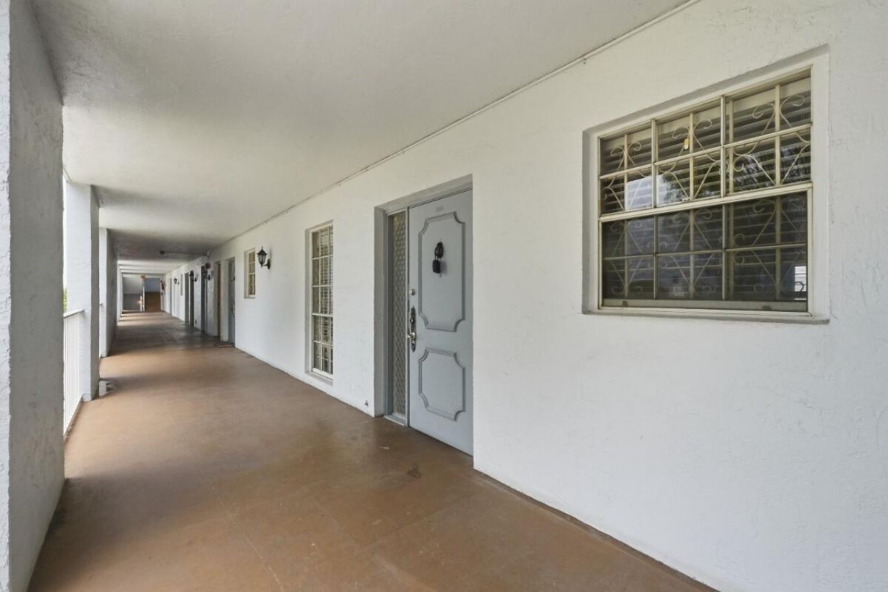 7980 N French Drive, Unit 3-305, Pembroke Pines, FL 33024 Photo