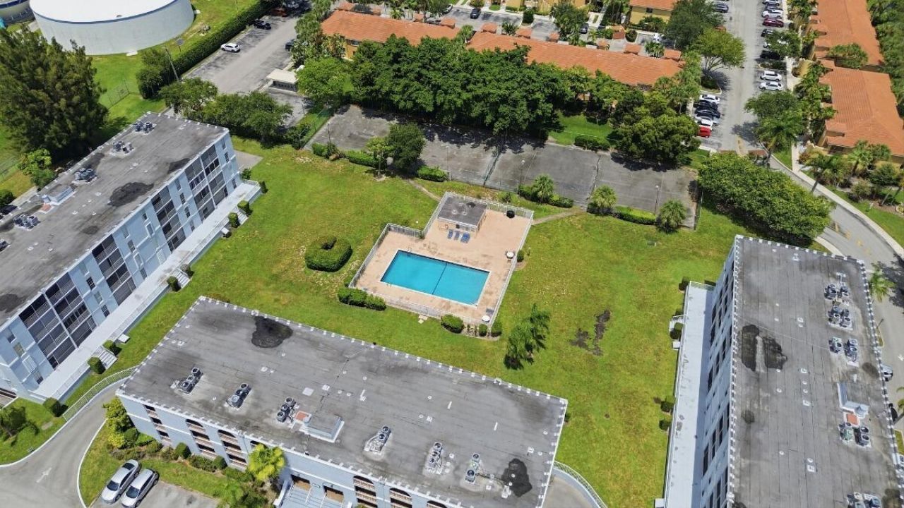 7980 N French Drive, Unit 3-305, Pembroke Pines, FL 33024 Photo