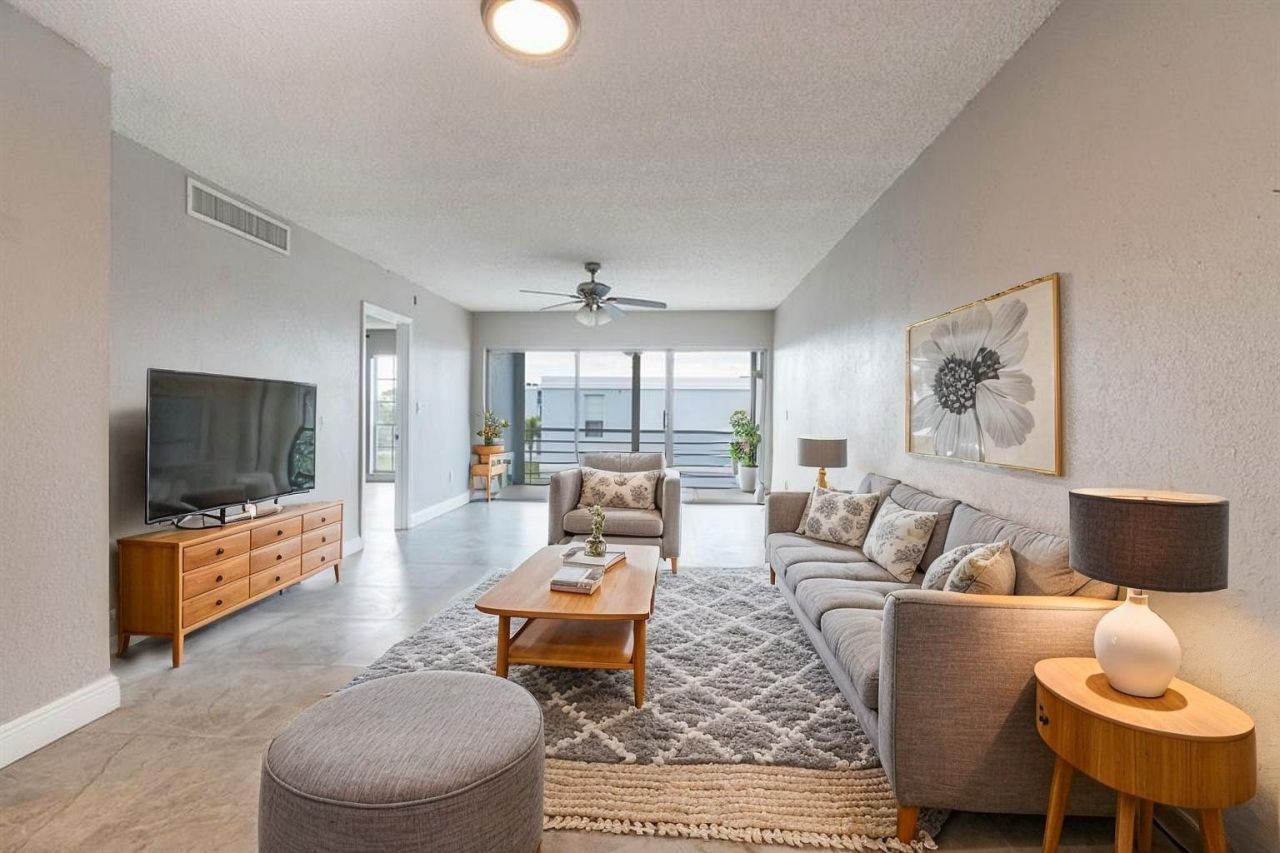 7980 N French Drive, Unit 3-305, Pembroke Pines, FL 33024 Photo