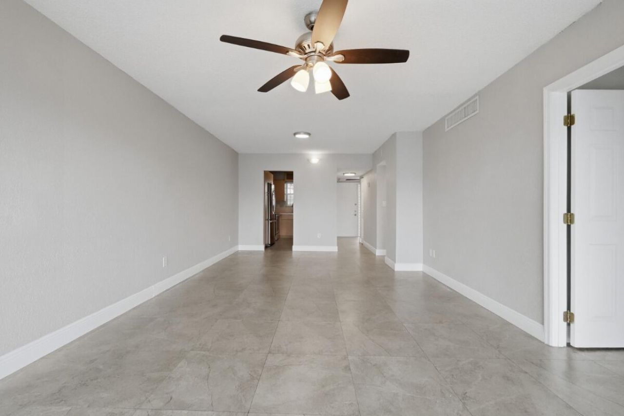 7980 N French Drive, Unit 3-305, Pembroke Pines, FL 33024 Photo