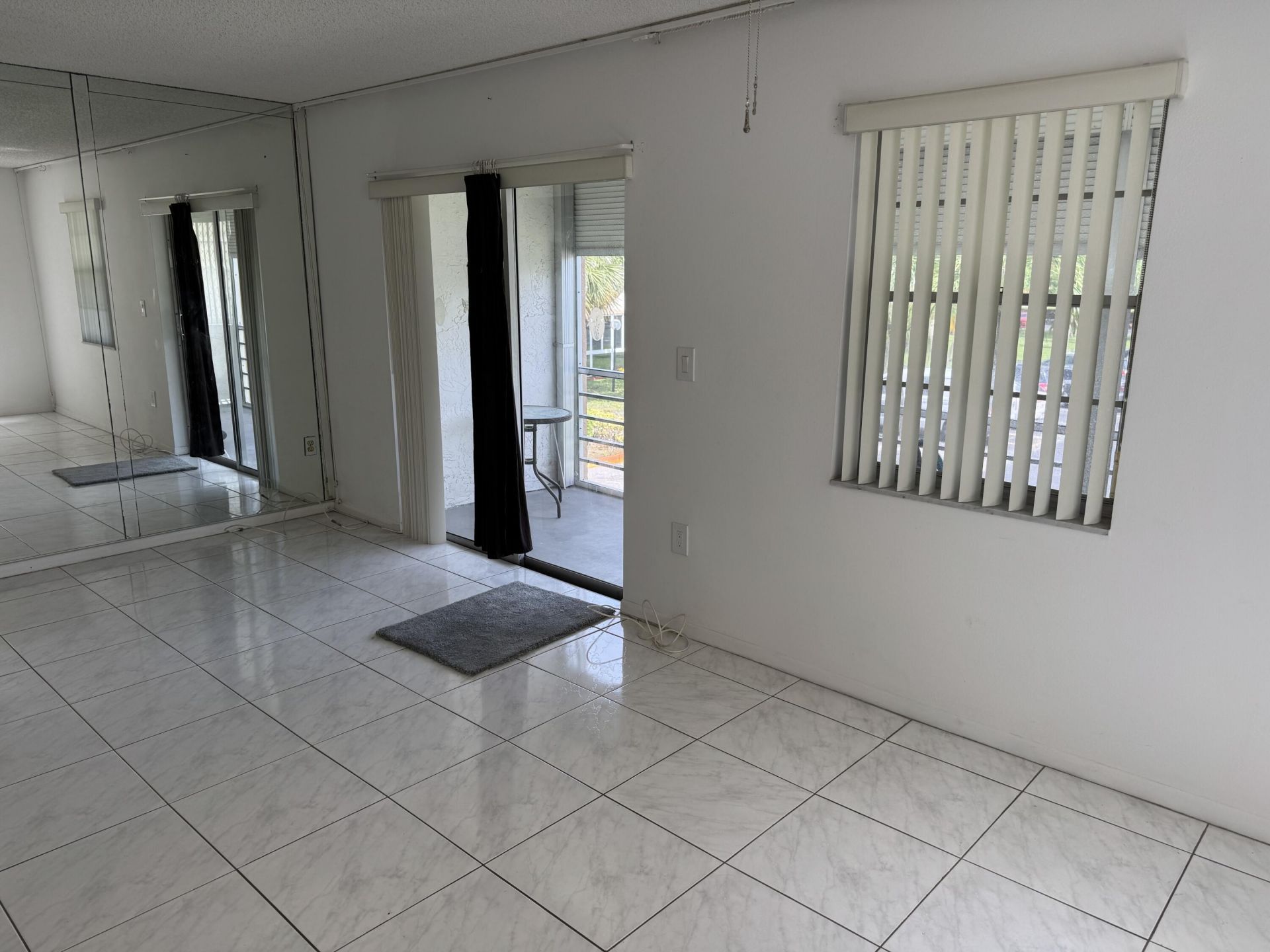 4990 E Sabal Palm Boulevard, Unit 220, Tamarac, FL 33319 Photo