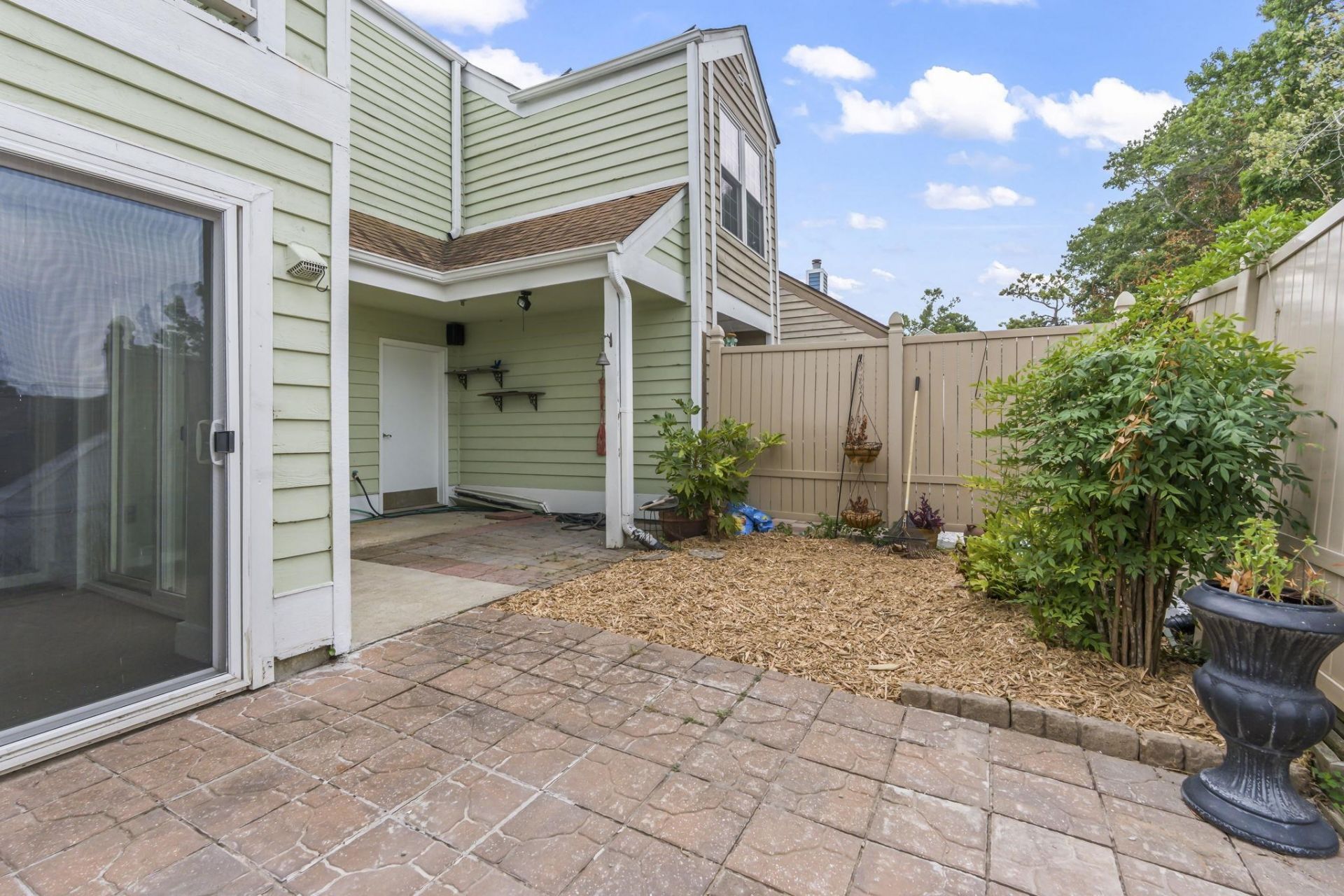 802 Myrtle Ct. Photo 46