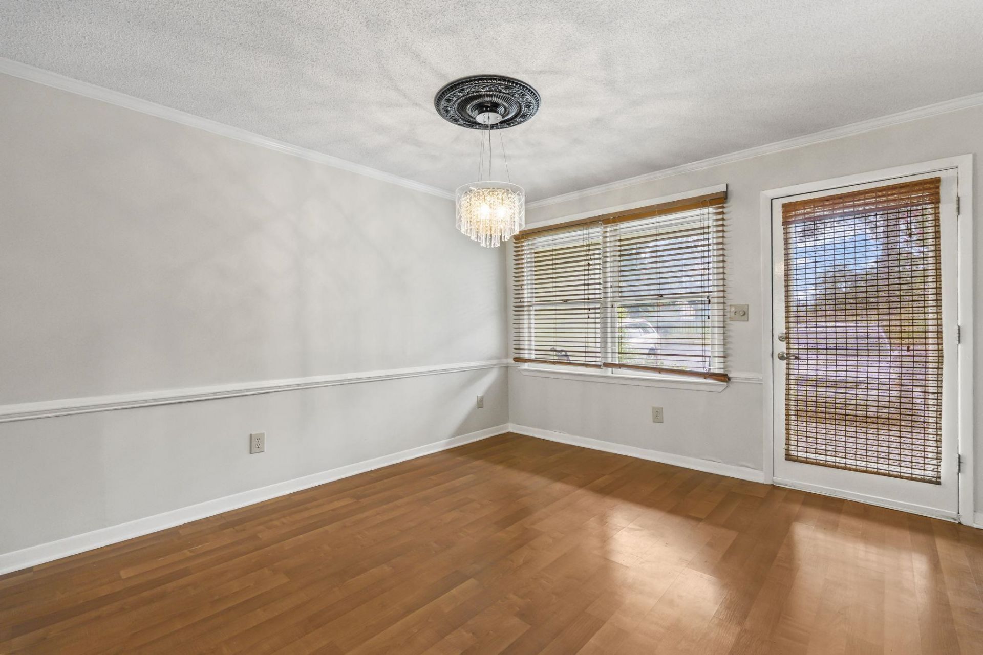 802 Myrtle Ct. Photo 5