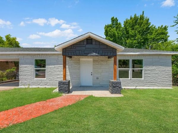 1312 Lindsey Street , Fort Worth, TX 76105