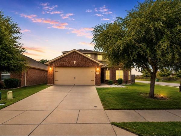 302 Thin Leaf Dr, Princeton, TX 75407