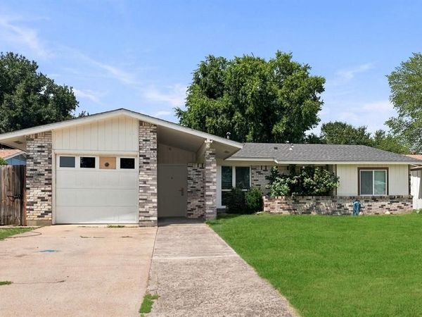 2621 Burning Tree Lane , Irving, TX 75062