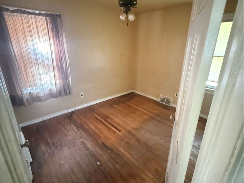 889 E 139th Street, Cleveland, OH 44110 Photo 13