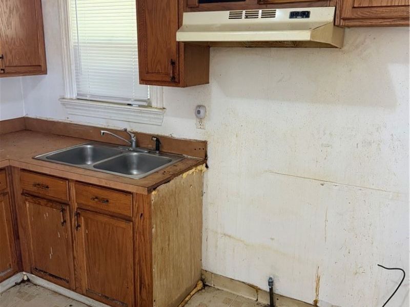 889 E 139th Street, Cleveland, OH 44110 Photo 6
