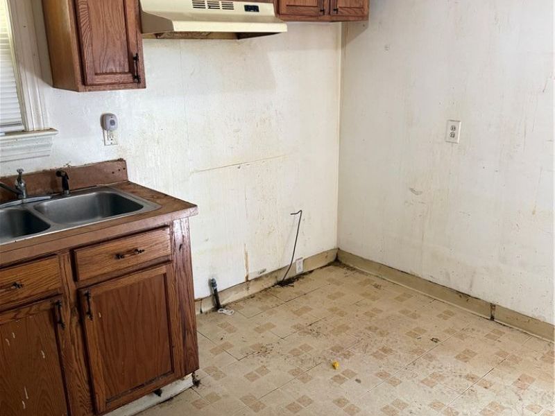 889 E 139th Street, Cleveland, OH 44110 Photo 7