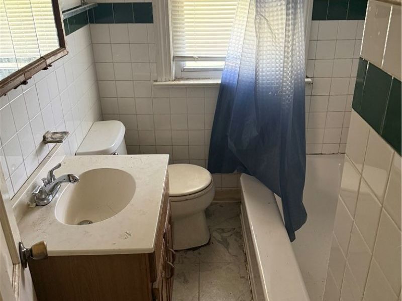 889 E 139th Street, Cleveland, OH 44110 Photo 8