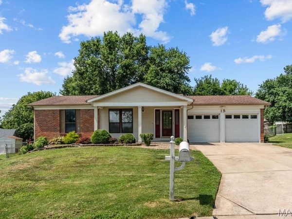 15 Jenny Lind Drive , St Peters, MO 63376
