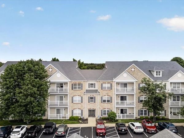 5 Monarch Trace Court, Unit 108, Chesterfield, MO 63017