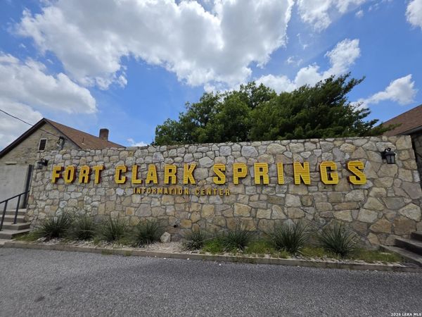 10 Paine, Brackettville, TX 78832