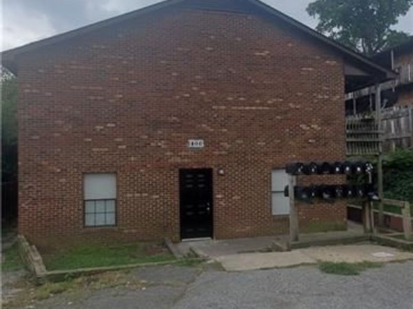 1400 W Academy Street , Winston-Salem, NC 27103