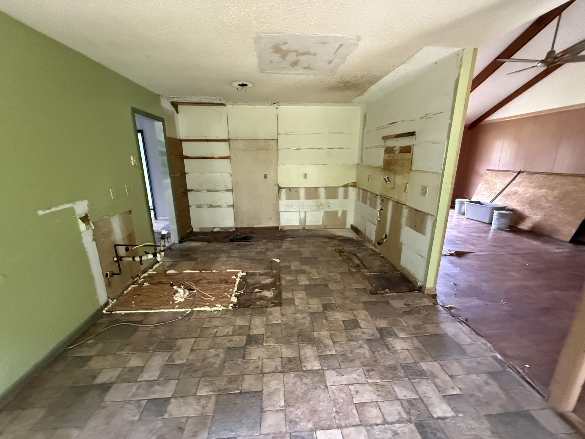402 Kershaw Road Photo 6