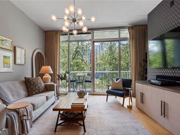 44 Peachtree Place NW, Unit 822, Atlanta, GA 30309