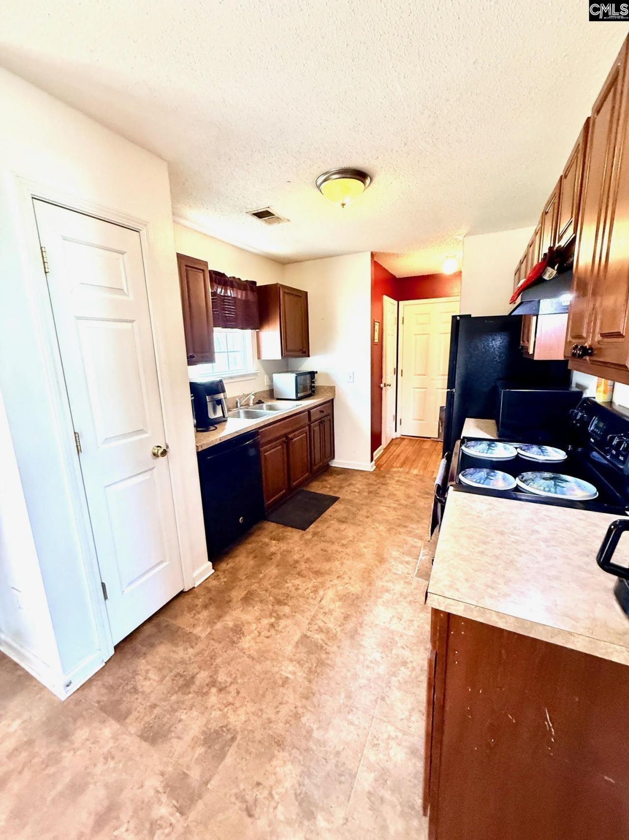 175 Savannah Hills Drive  Photo 9